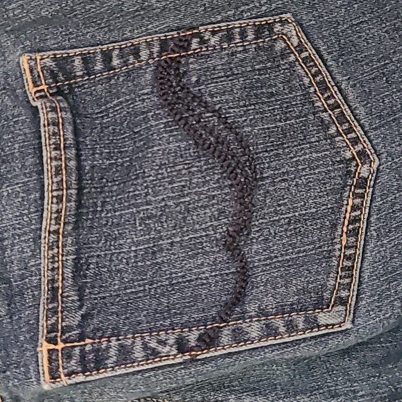 Women's denim capris - Picture 4 of 4